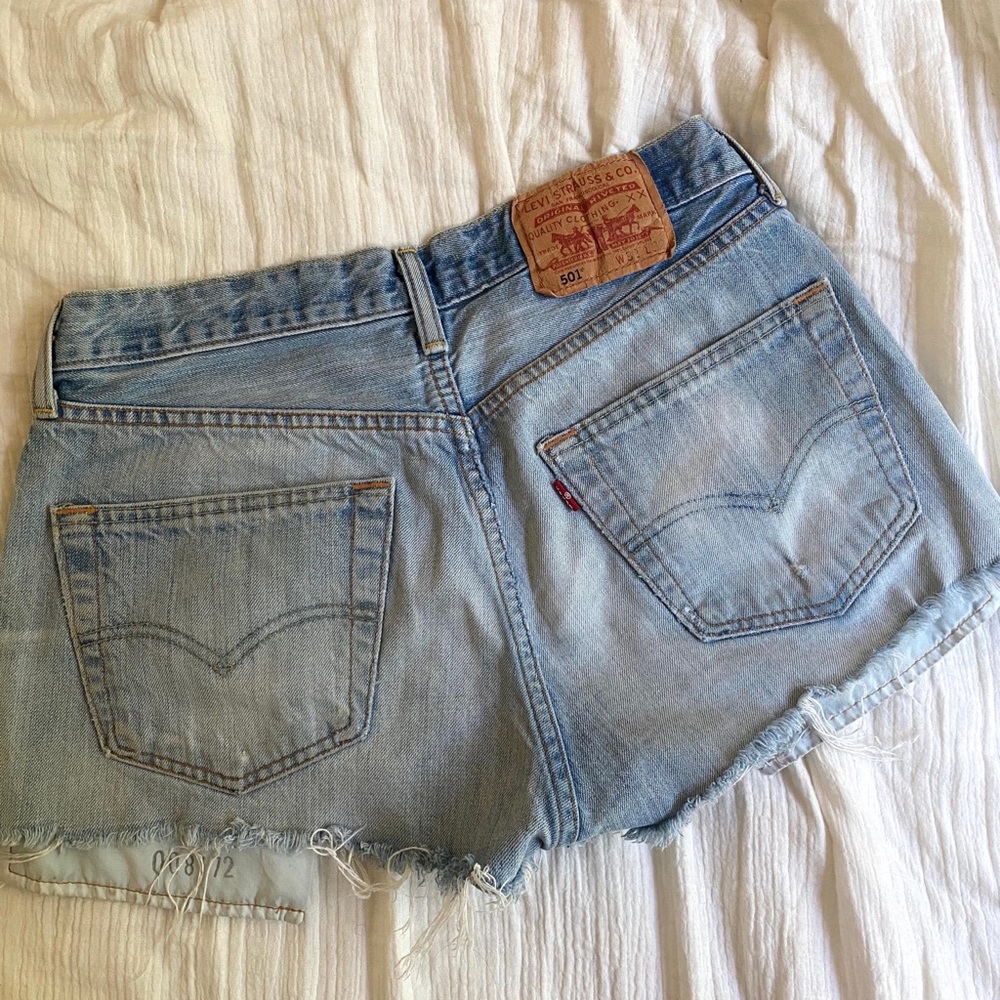 LEVIS BUTTON-FLY CUT OFFS